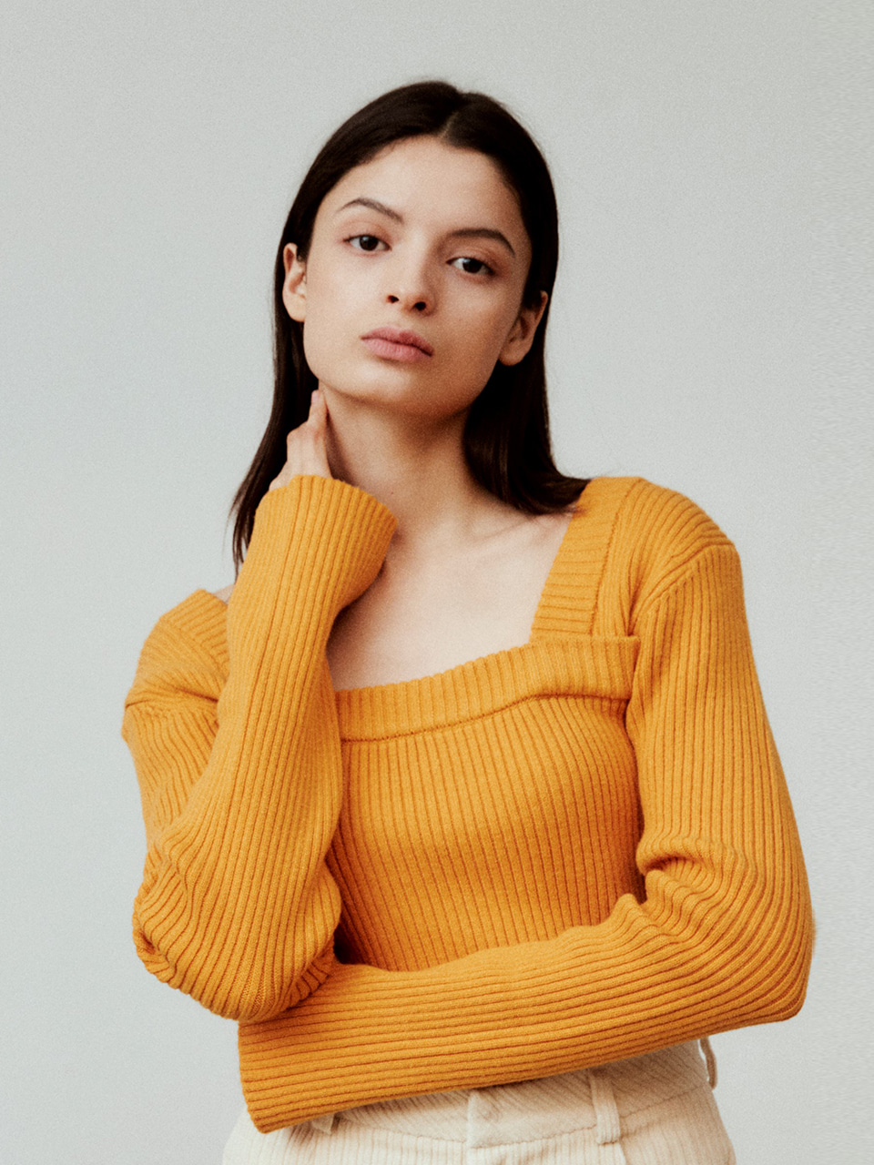 TWO WAY NECK POINT KNIT TOP